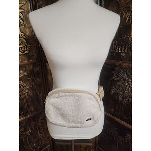 Lole Sherpa Creme Colored Waist Belt
